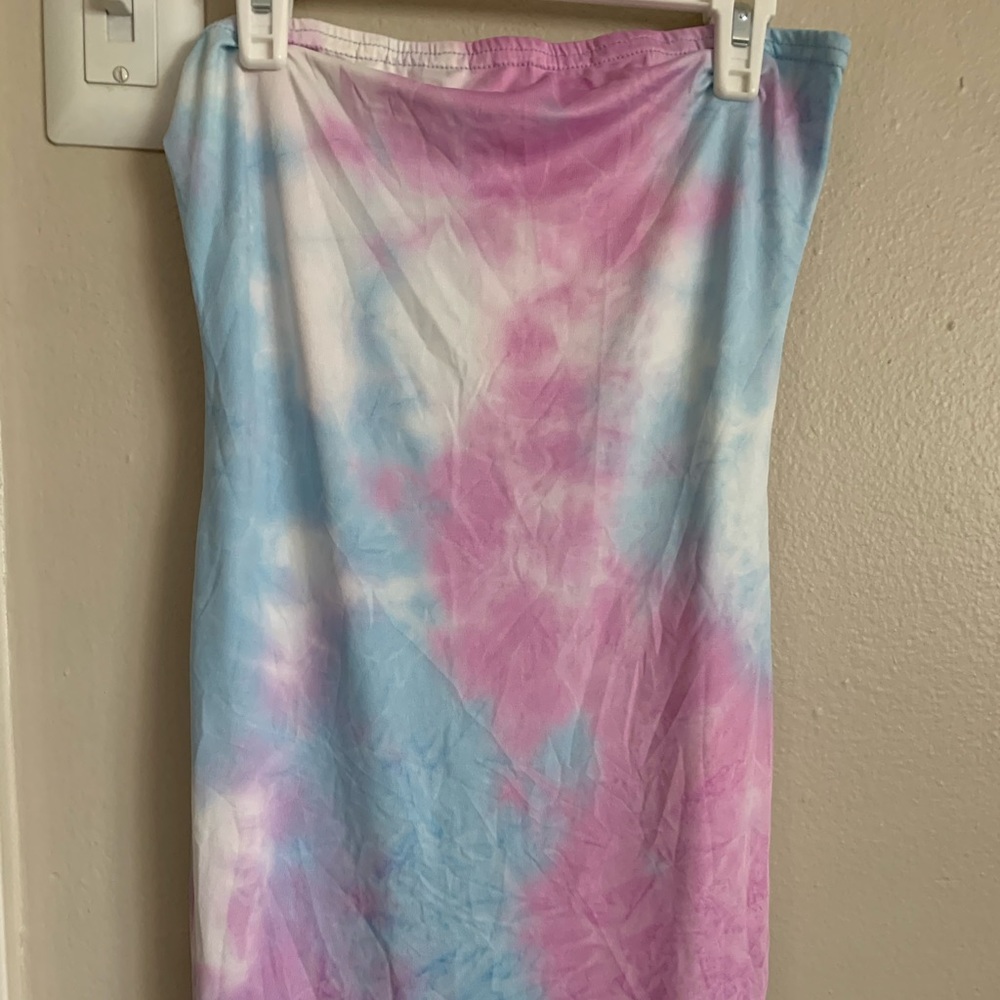 Mid Length. Strapless. Tie Dye.